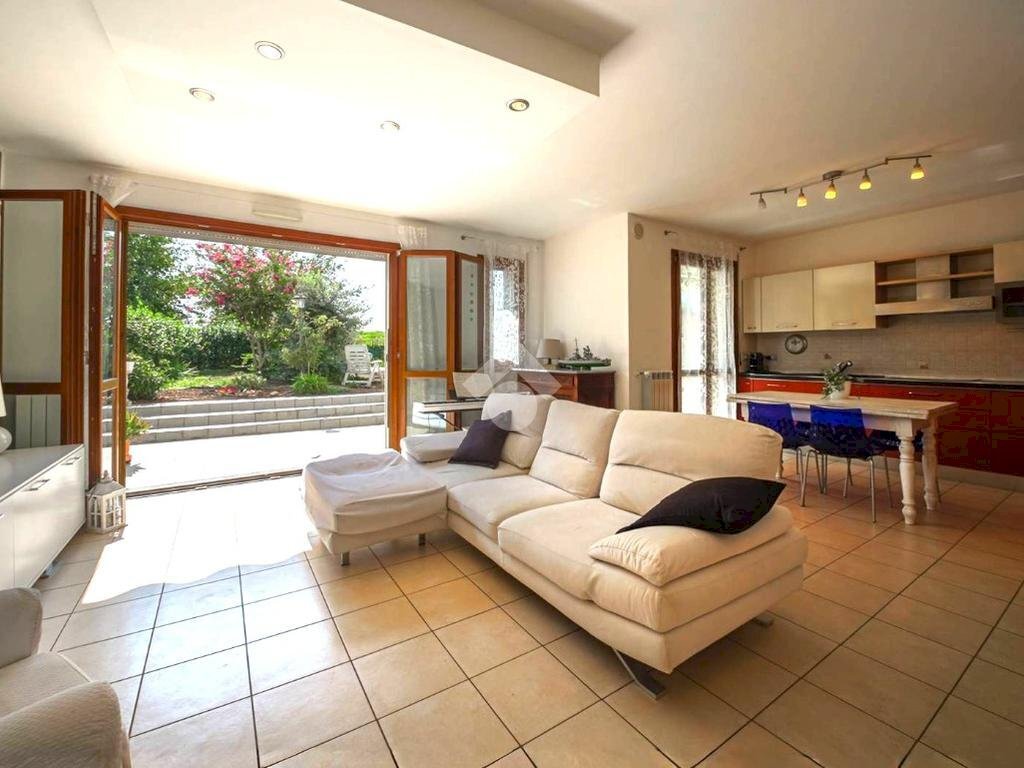 Three-room apartment Cassina De' Pecchi, Cassina de' Pecchi - photo 2