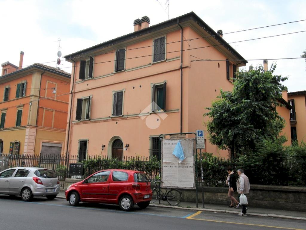 One-room apartment Via Andrea Costa, Bologna (neighborhood Costa Saragozza) - photo 1