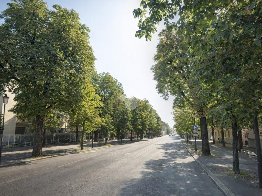 Quadrilocale Piazza XXV Aprile, Parma (zona Cittadella) - foto 1