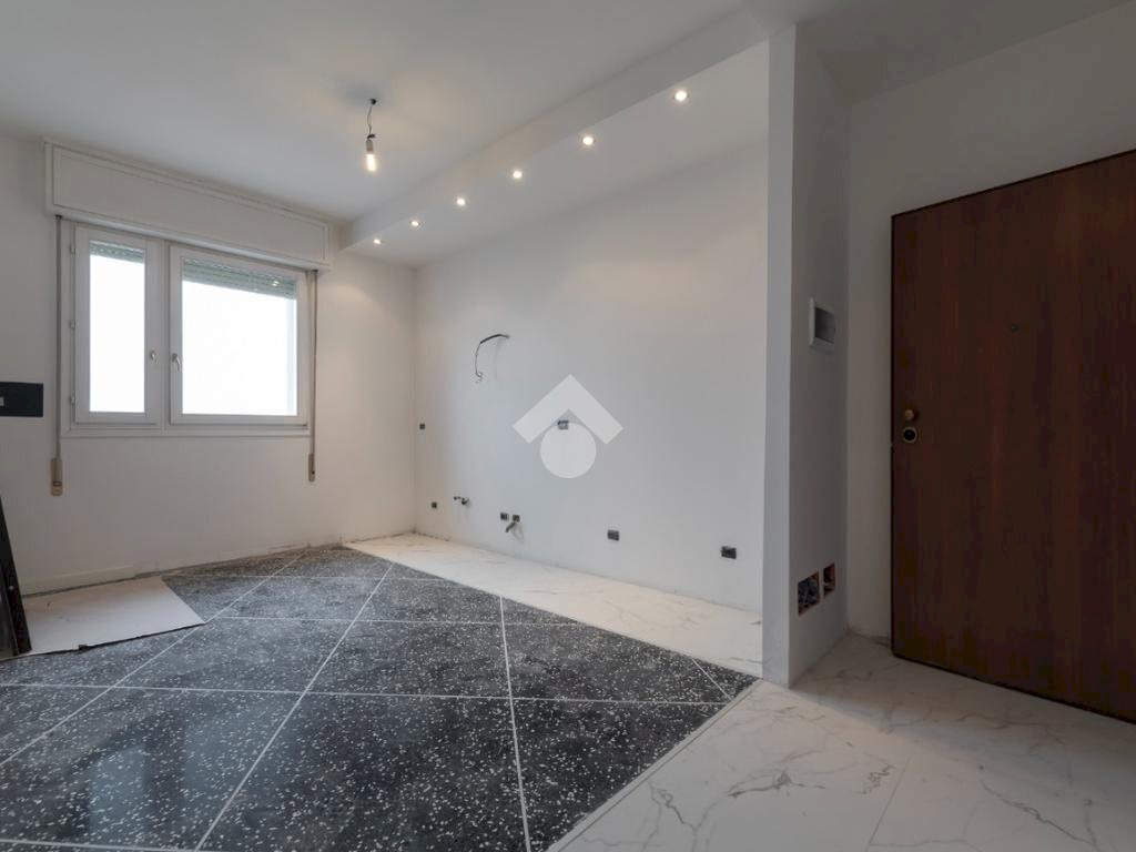 Trilocale Via Benvenuto Cellini, Bologna (zona San Vitale) - foto 1