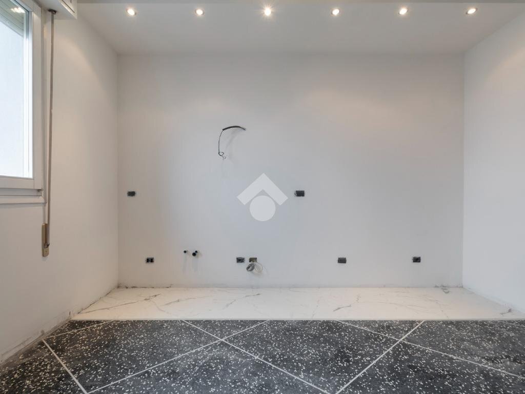 Trilocale Via Benvenuto Cellini, Bologna (zona San Vitale) - foto 3