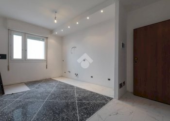 Trilocale Via Benvenuto Cellini, Bologna (zona San Vitale) - foto 1