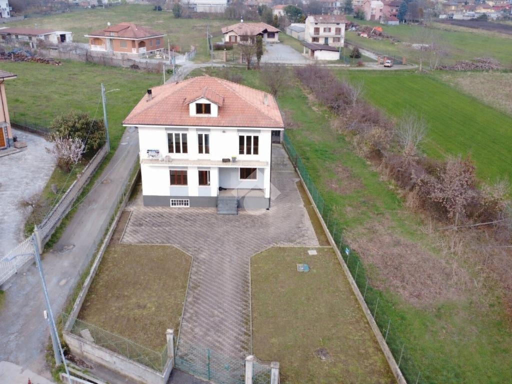 Villa Via S. Grato, Alice Castello - photo 3