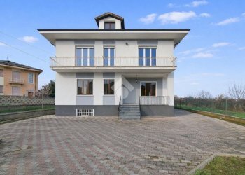 Villa Via S. Grato, Alice Castello - photo 2