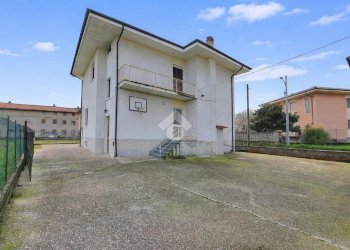 Villa Via S. Grato, Alice Castello - photo 25