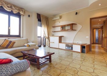 Three-room apartment Muggiò - photo 6