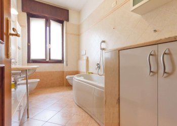 Three-room apartment Muggiò - photo 16