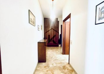 Foto 15 - Appartamento Via Mombello
 
1, Varazze - foto 15