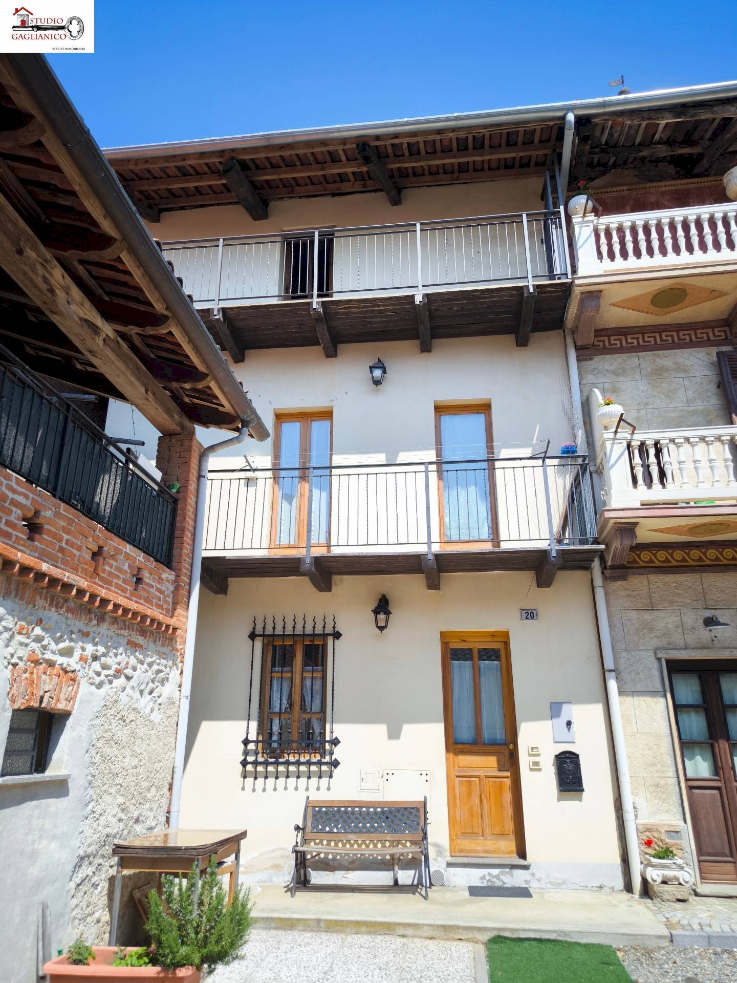 Foto 1 - Villa a Schiera Piazza Mazzini
 
20, Borriana - foto 1