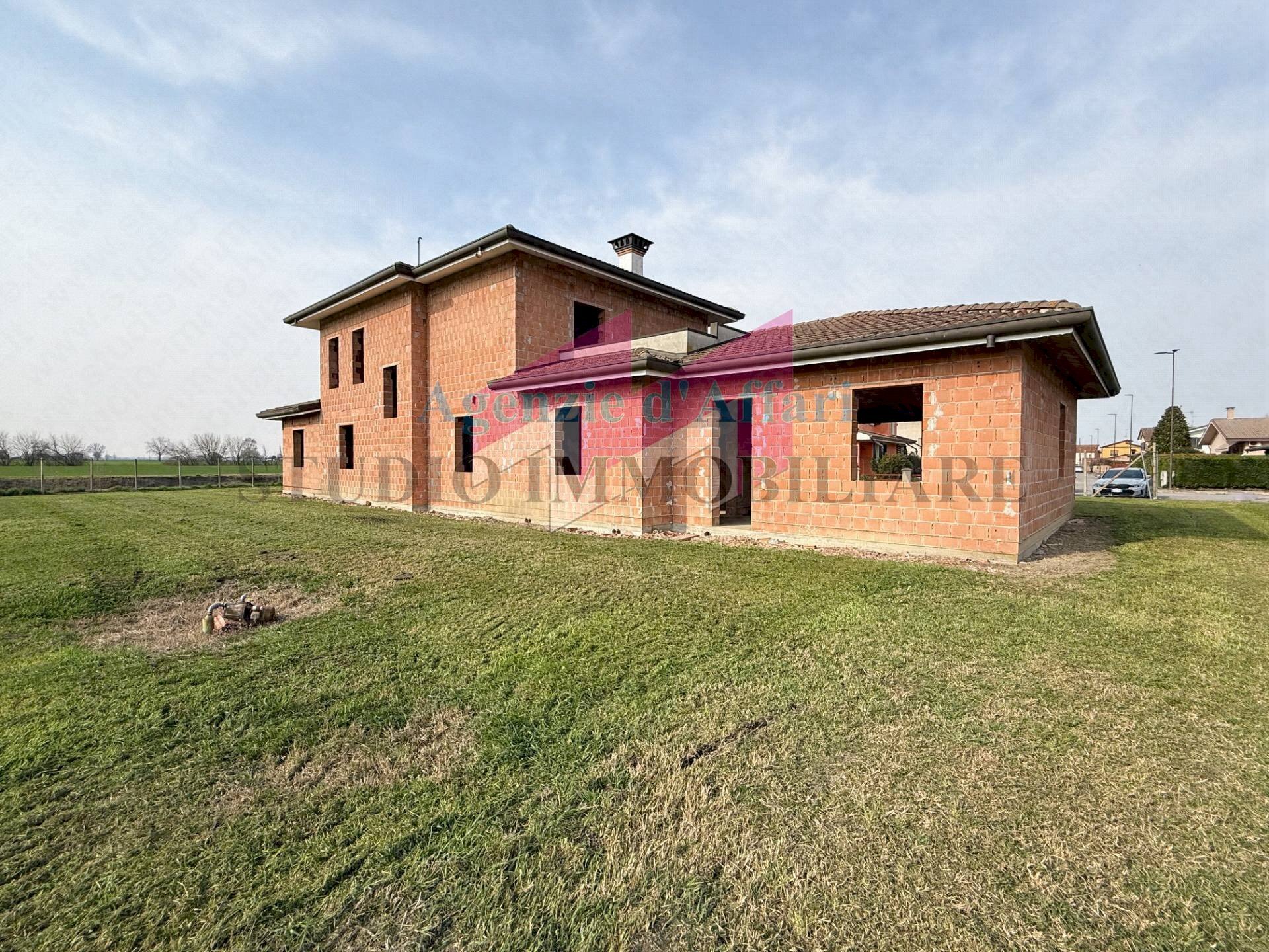 Foto 2 - Villa Via Alfeo Raisi, Castelnovo Bariano - foto 2