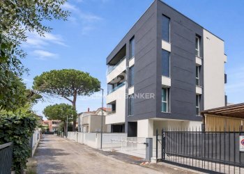 Foto 3 - Quadrilocale Viale Enrico Toti
 
7, Riccione - foto 3