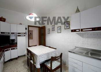 Sala da pranzo - Quadrilocale Viale John Fitzgerald Kennedy
 
77, Bari - foto 9