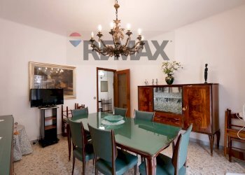 Sala da pranzo - Quadrilocale Viale John Fitzgerald Kennedy
 
77, Bari - foto 13