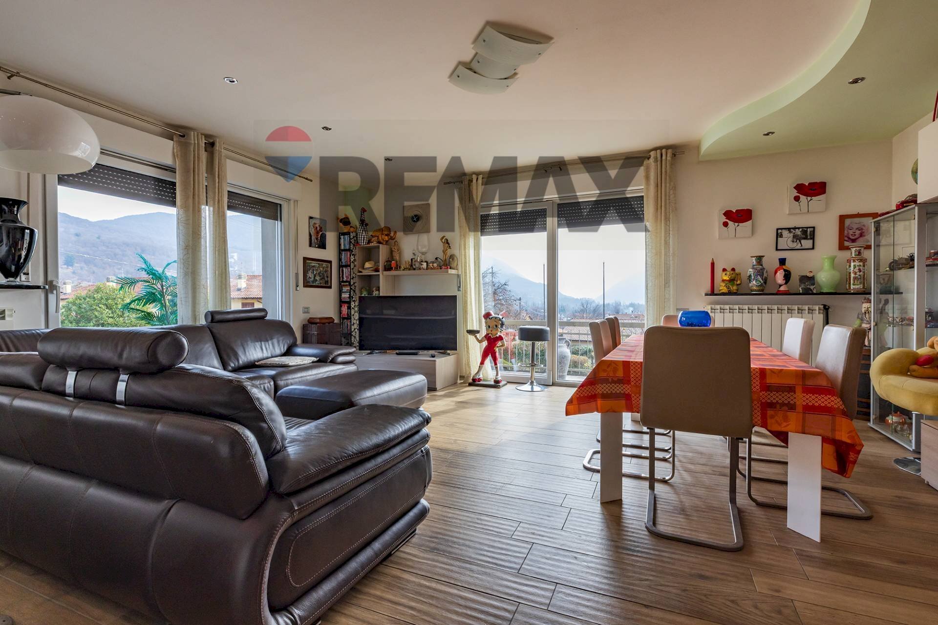 Sala da pranzo - Semi-detached house Via Libertà
 
14, Cugliate-Fabiasco - photo 1