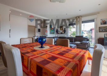 Sala da pranzo - Casa semi indipendente Via Libertà
 
14, Cugliate-Fabiasco - foto 2