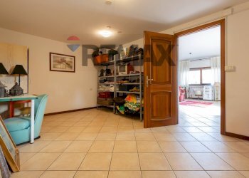 Hall / corridoio - Casa semi indipendente Via Libertà
 
14, Cugliate-Fabiasco - foto 27