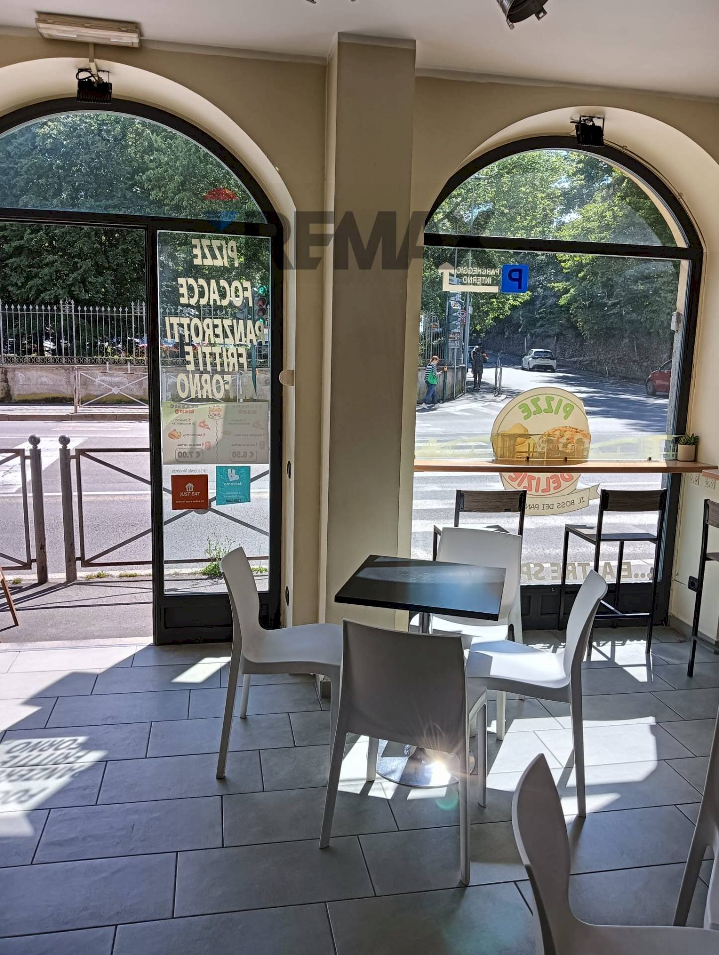 Sala da pranzo - Attività Commerciale VIA LUIGI SACCO
 
16, Varese - foto 1