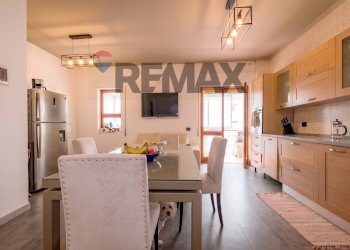 Sala da pranzo - Appartamento Viale Praga
 
11, Palermo - foto 17