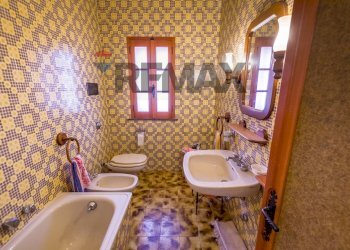 Bagno - Villa VIA DELLE  RONDINI - CONTRADA COLOMBO
 
SNC, Cefalù - foto 6