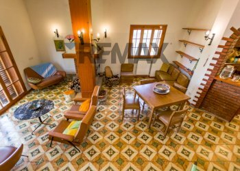 Sala da pranzo - Villa VIA DELLE  RONDINI - CONTRADA COLOMBO
 
SNC, Cefalù - foto 10