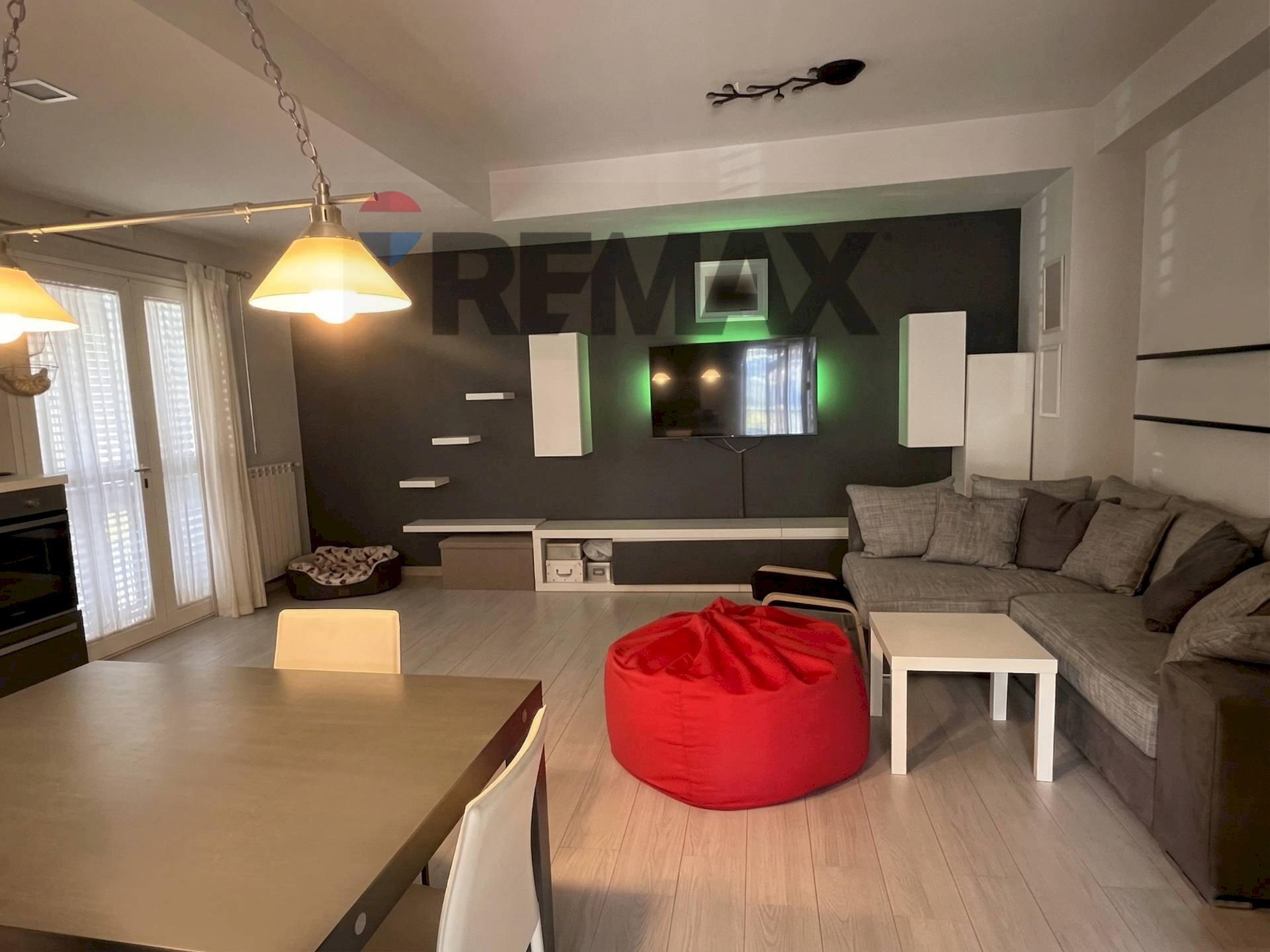 Sala da pranzo - Villa Via Alberto Ascari/C.da Fondo Palma
 
snc, Belpasso - foto 3