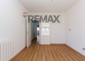 Stanza vuota - Semi-detached house Via Battiati
 
58, Aci Bonaccorsi - photo 1