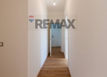 Hall / corridoio - Semi-detached house Via Battiati
 
58, Aci Bonaccorsi - photo 12