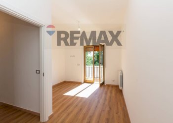 Stanza vuota - Semi-detached house Via Battiati
 
58, Aci Bonaccorsi - photo 13