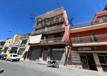 Edificio all\'aperto - Attico Corso dei Mille
 
76, Francofonte - foto 1