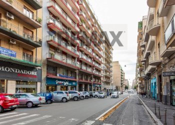 Edificio all\'aperto - Commercial Premises Via Gabriele D'annunzio
 
125, Catania - photo 1