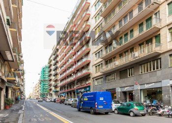 Edificio all\'aperto - Commercial Premises Via Gabriele D'annunzio
 
125, Catania - photo 2