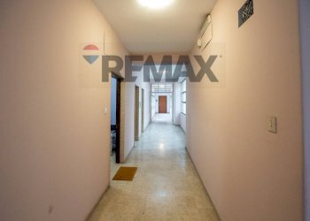 Hall / corridoio - Commercial Premises Via Gabriele D'annunzio
 
125, Catania - photo 5