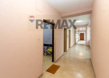 Hall / corridoio - Commercial Premises Via Gabriele D'annunzio
 
125, Catania - photo 6