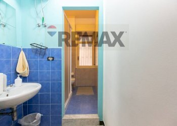 Bagno - Commercial Premises Via Gabriele D'annunzio
 
125, Catania - photo 17