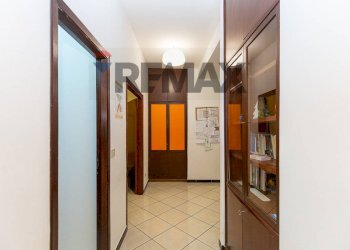 Hall / corridoio - Commercial Premises Via Gabriele D'annunzio
 
125, Catania - photo 20