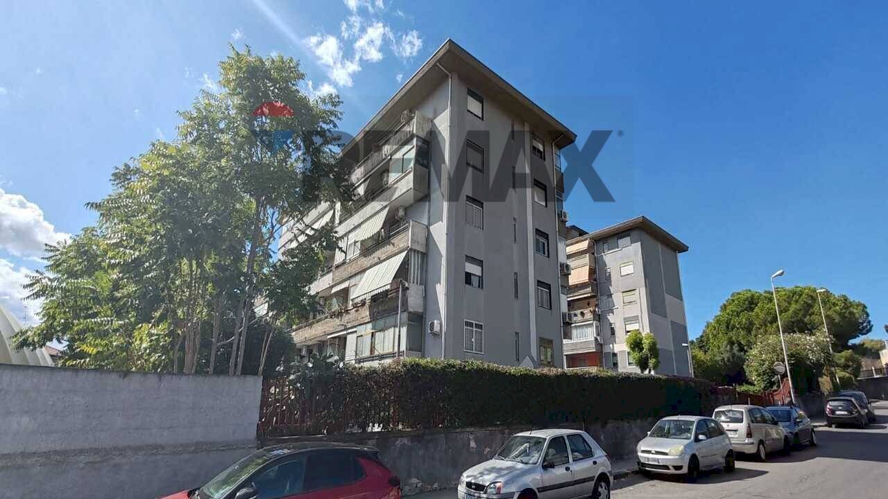 Edificio all\'aperto - Trilocale via oberdan
 
9, Gravina di Catania - foto 1