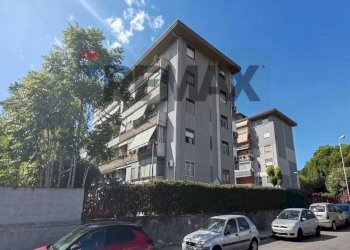 Edificio all\'aperto - Trilocale via oberdan
 
9, Gravina di Catania - foto 1