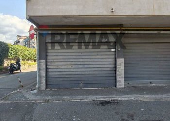 Edificio all\'aperto - Trilocale via oberdan
 
9, Gravina di Catania - foto 16