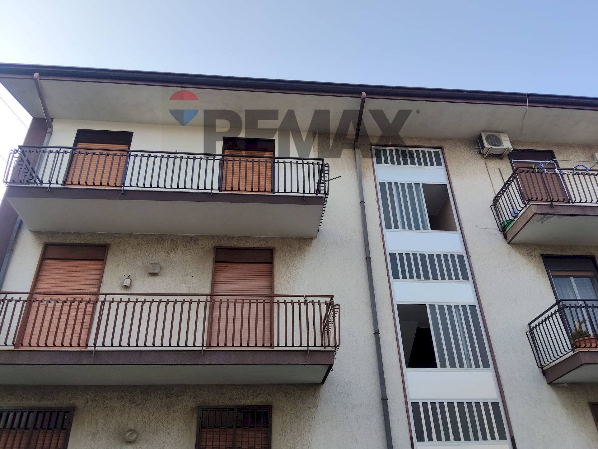 Edificio all\'aperto - Trilocale via Stazione
 
1, Mascali - foto 2