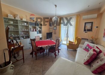 Sala da pranzo - Trilocale via de gasperi
 
3, Camporotondo Etneo - foto 3