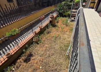 Giardino - Trilocale via de gasperi
 
3, Camporotondo Etneo - foto 17