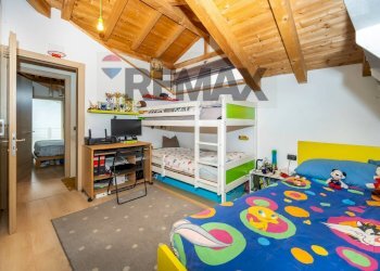 Camera / camera da letto - Villa Via Vignola
 
118, Carlazzo - foto 17