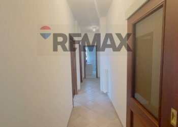Hall / corridoio - Four-room apartment VIA ANSELMINI
 
5, Recanati - photo 36