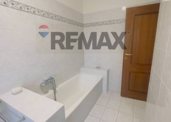 Bagno - Four-room apartment VIA ANSELMINI
 
5, Recanati - photo 52