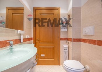 Bagno - Bilocale Via Carlo Dapporto
 
24, Roma - foto 26