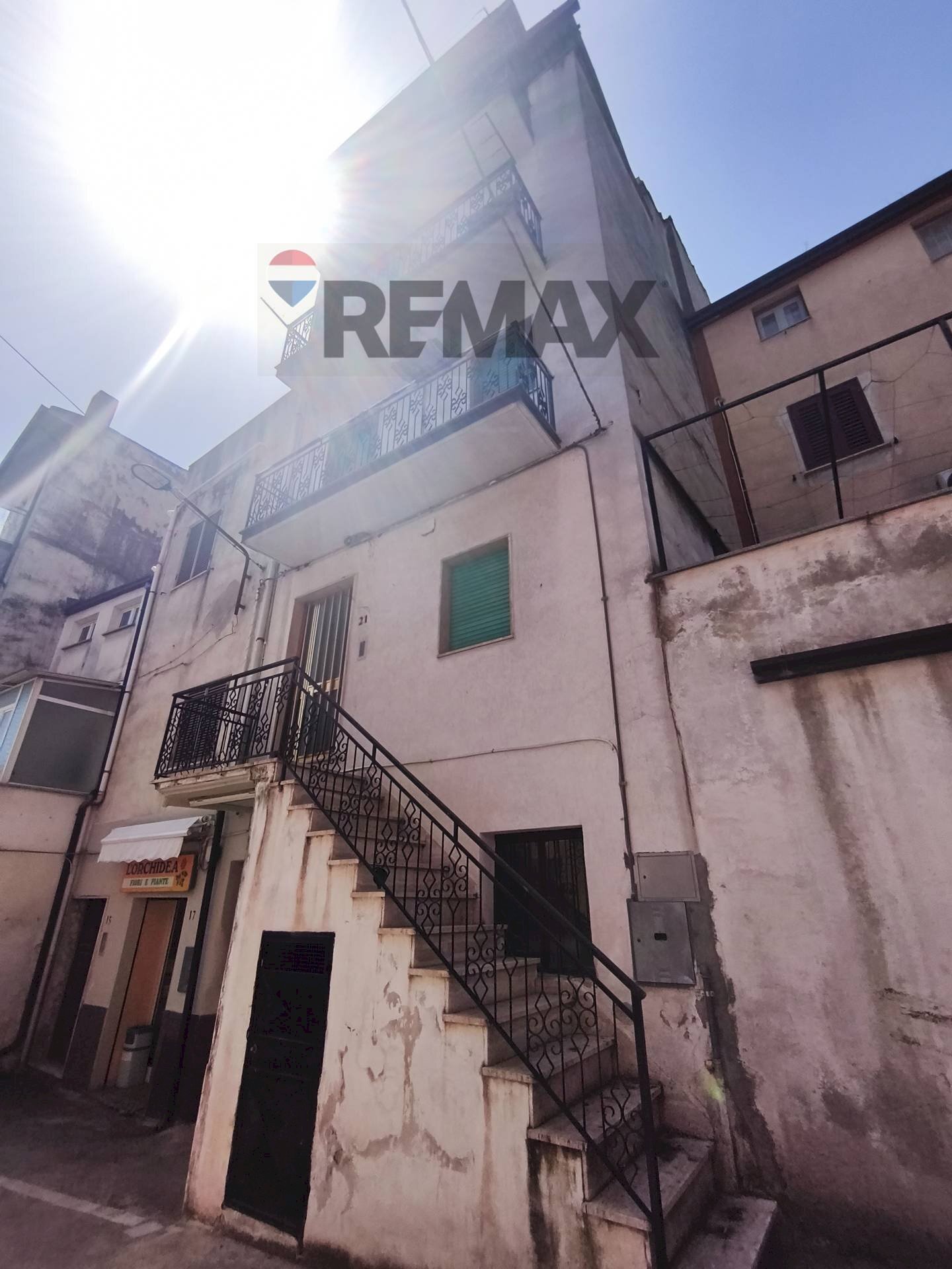 Edificio all\'aperto - Casa semi indipendente corso umberto primo
 
43, Roggiano Gravina - foto 1