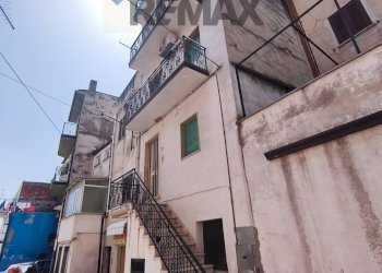 Edificio all\'aperto - Casa semi indipendente corso umberto primo
 
43, Roggiano Gravina - foto 3