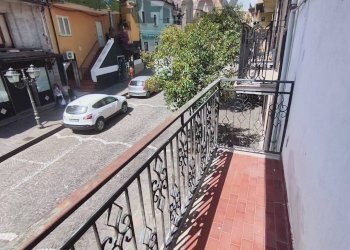 Balcone - Casa semi indipendente corso umberto primo
 
43, Roggiano Gravina - foto 19