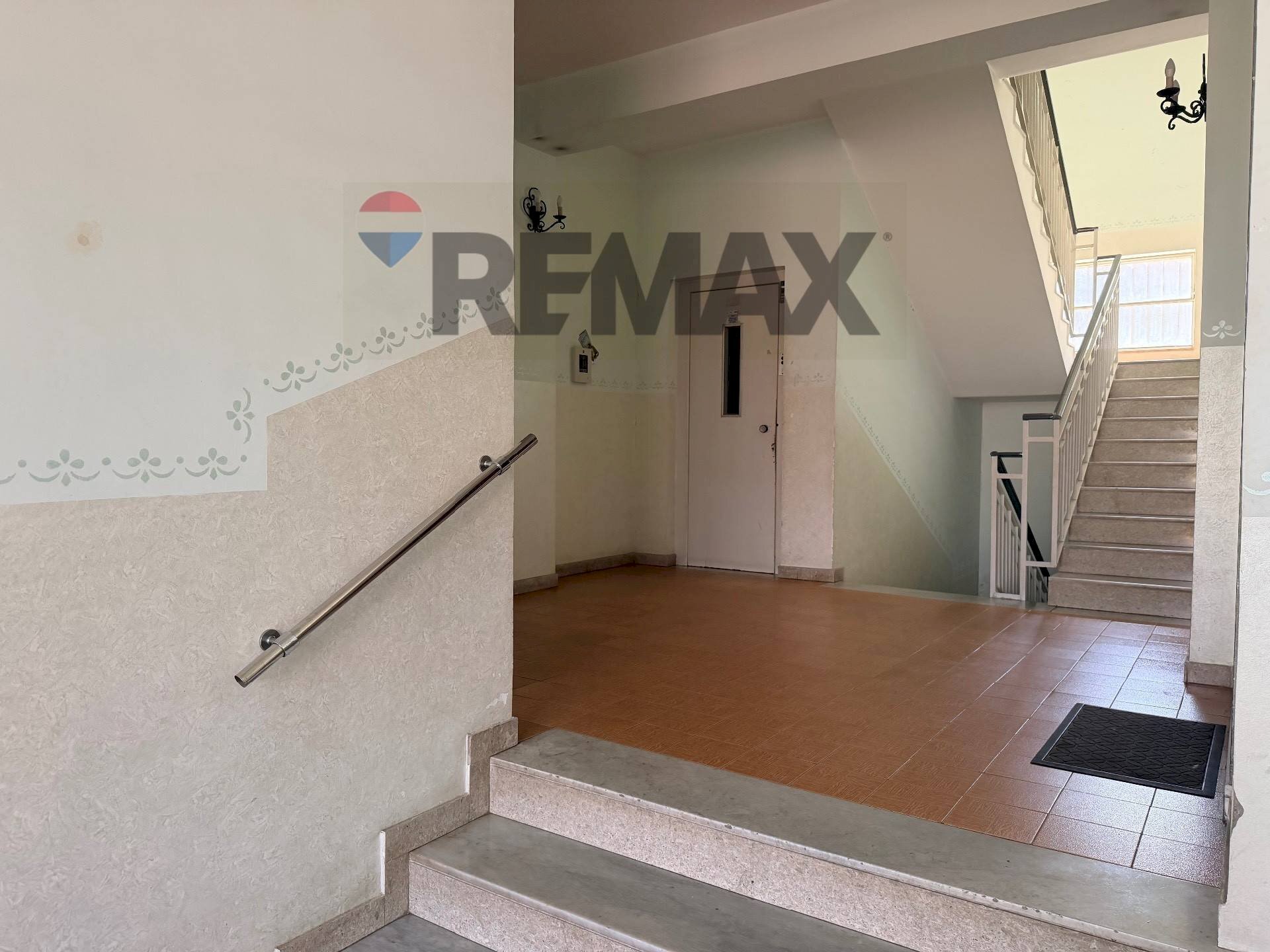 Ricezione / Lobby - Quadrilocale VIA CONSOLAZIONE
 
102, Aci Catena - foto 3