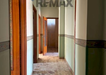 Hall / corridoio - Quadrilocale VIA CONSOLAZIONE
 
102, Aci Catena - foto 5